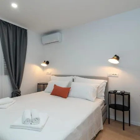 Maja - In Old Town Apartment Trogir