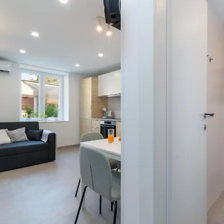 Apartment Maja - In Old Town *