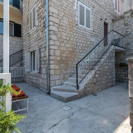 Apartment Maja - In Old Town